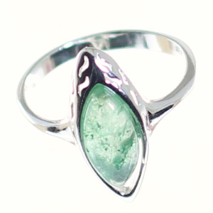 Anillo venturina verde con plata de ley, afilado