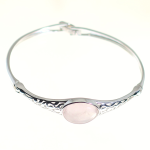 Pulsera en cuarzo rosa con plata de ley, rígida