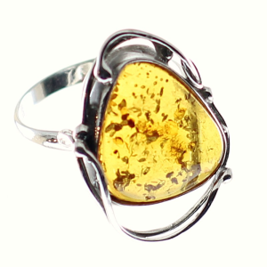Anillo de ámbar con plata de ley, rococo