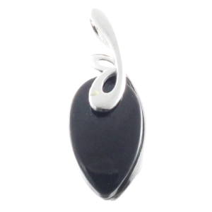 Colgante oscuro en azabache y plata